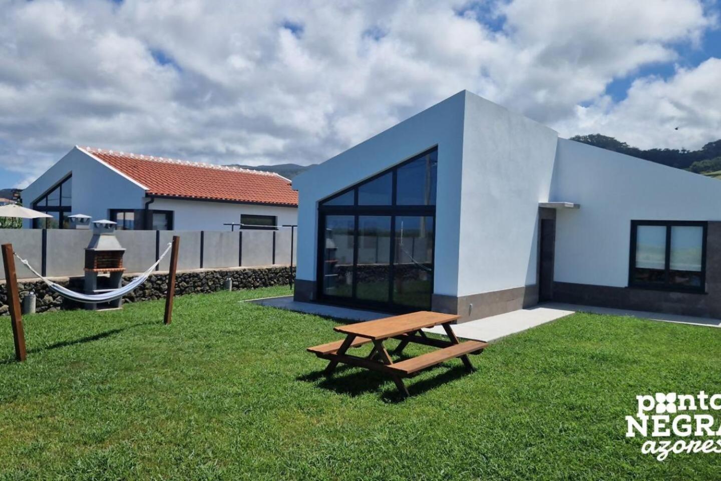Photography House By Pontanegraazores Altares Екстериор снимка