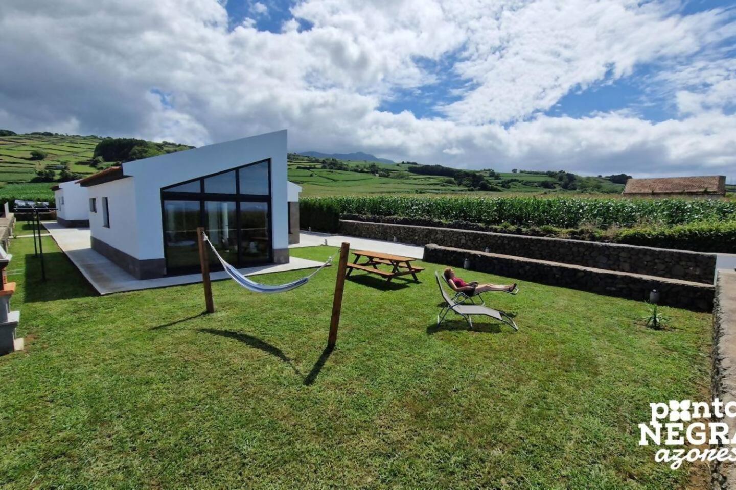 Photography House By Pontanegraazores Altares Екстериор снимка